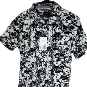 Cactus Man Summer Stories Black & White Floral Button Up Shirt Size M